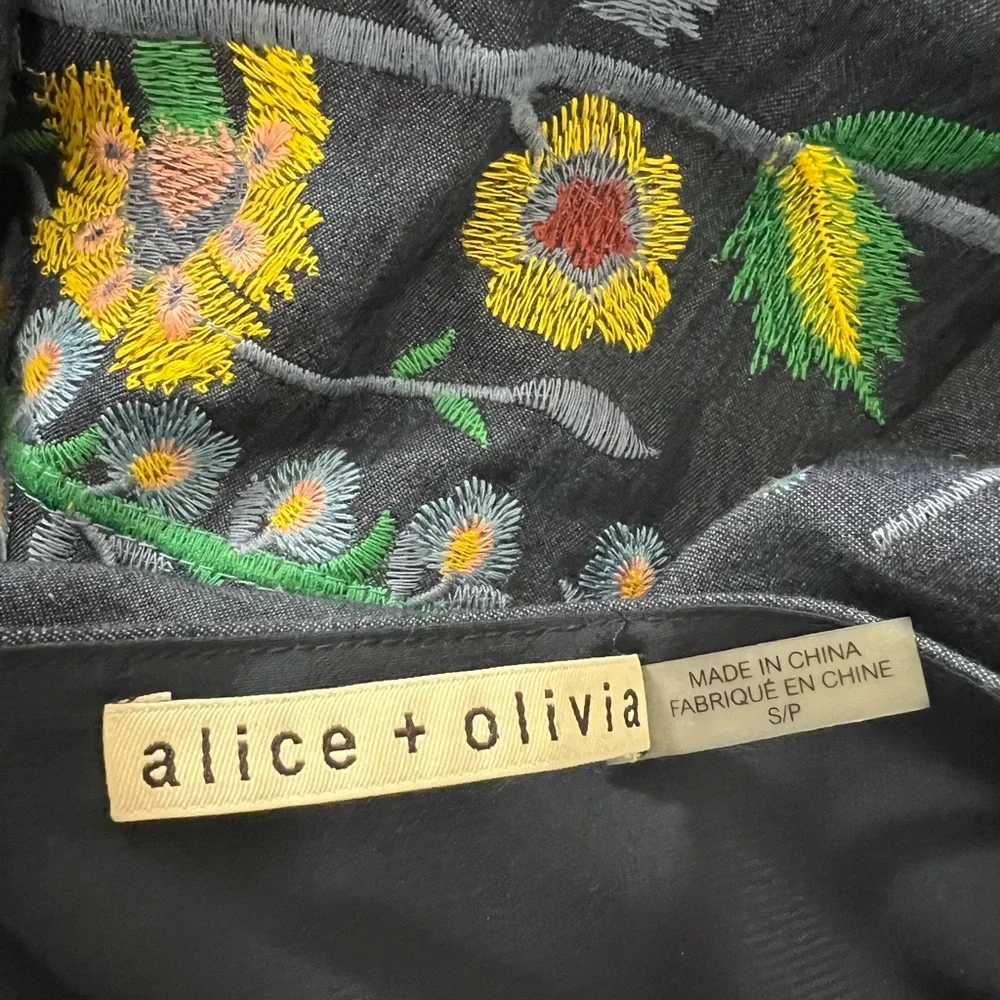 Alice + Olivia Embroidered Off-Shoulder Chambray Mini Dress Floral Blue Size S - Picture 8 of 10